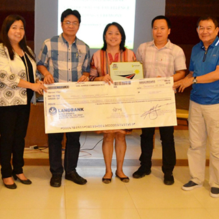 CSC Confers Seal of Excellence Award to LHIO Kabankalan