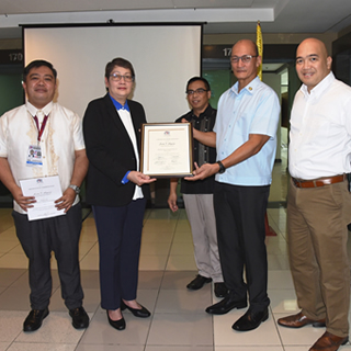 PhilHealth official receives CSC Presidential Lingkod Bayan Award